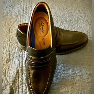 Clark’s Mens Dress Shoes
Like new
Size 8.5